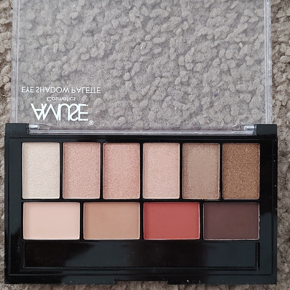 Amuse Cosmetics eyeshadow palette - Picture 1 of 2